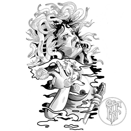 Tatuagem Black Work Meduasa com Punhal